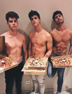 sexyboysbeingsexy.tumblr.com post 160852759194