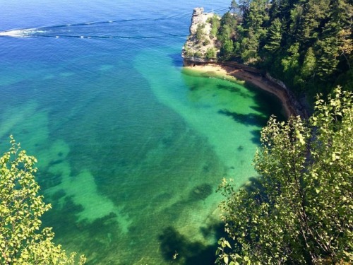 #nofilter #thegreatlakes #youwishyouwerehere #ladylake #lakelife #lakesuperior #picturerocksnational