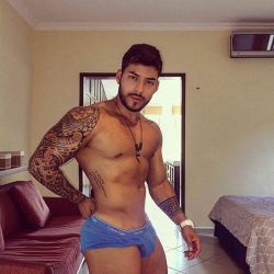 hotguys-instagram.site post 163405709455