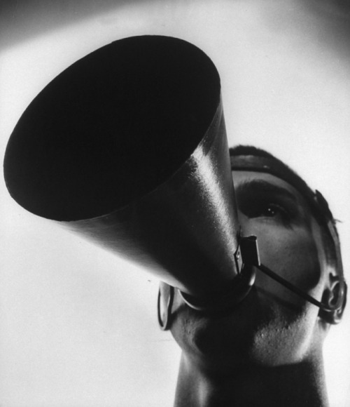 firsttimeuser:  Behind the Picture: Portrait of a Young Man With a Camera Andreas Feininger’s striking 1951 portrait of what, at first glance, might be a cowled cyborg — complete with mismatched lenses for eyes — is one of LIFE magazine’s most