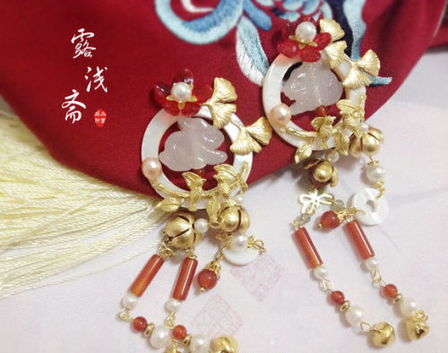 fouryearsofshades: (via （绝版展示）红兔-淘宝网) Chinese jewelry by 露浅斋.