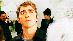 liketheshewolf:Lee Pace → Pushing Daisies ↳ 8 gifs per episode ~ 1x02 “Dummy”