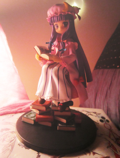 Ques Q: Patchouli Knowledge (Touhou Project) Bought from AmiAmi, March 2013