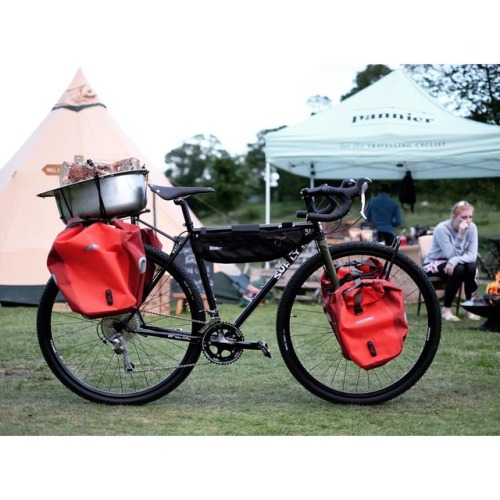 pannier: Kitchen Sink Tourer > The Straggler is kitted out and ready for the Loaded Race (not a r