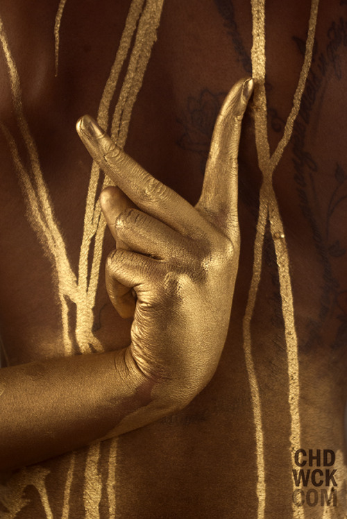 kenyetta-j-samuel:  Gold Paint Series With The Talented Chadwick! Love Him He Is Awesome.  #SupportBreastCancerAwarness