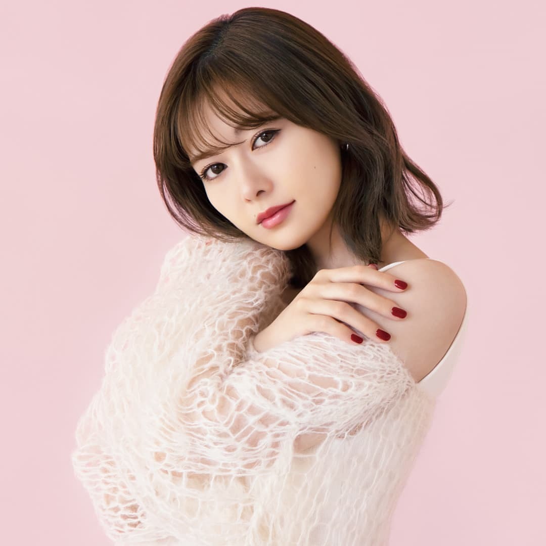 かわいい O 白石麻衣 Mai Shiraishi かわいい O 白石麻衣 Mai Shiraishi