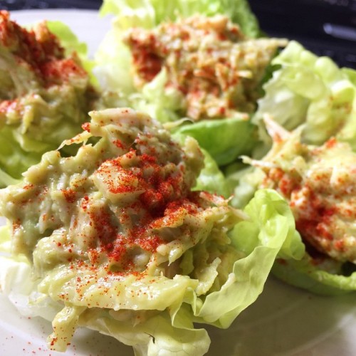 Avocado chicken lettuce cups for lunch! Nom! Thx @beauraines #paleo #paleodiet #eatclean (at Seattle, Washington)