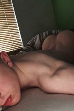 open-hole:  Eat me…  Submitted by @apollo-boyy.