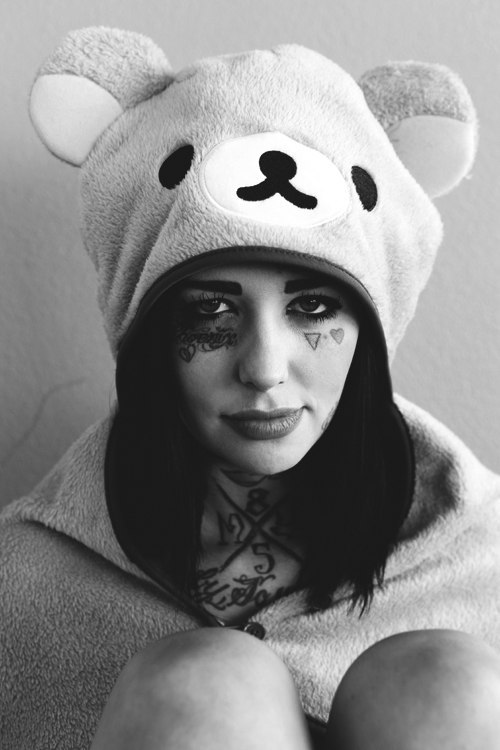 br0therh00d-0f-wolfx:  Jessica Clark   Why do people hate on face tats so much? I’m gonna get some face tats. That way i’ll never get some shitty job that judges me by appearance and then i’ll focus on music which is what i’m