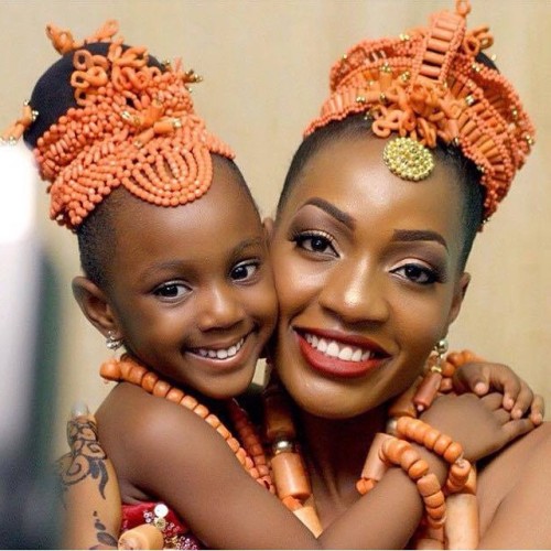 Mother. Daughter. Africa. *tag source* #2FroChicks #Africa #mommyandme #kinkycurls #curlyhair #afro 