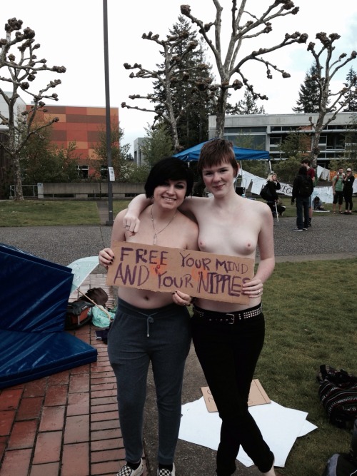 littlelisbethsalander:  Me and myylifeisnow protesting the right for all genders to go shirtless on campus