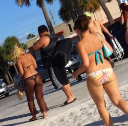 aroundtownasses:  Beach butts!!!