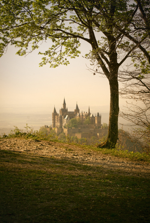 allthingseurope:Hohenzollern Castle, Germany (by @hipydeus)