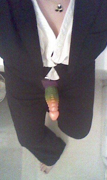 lovewomenwithstrapon:  octopusrainbows:  All ready for a business meeting! This is Mara, my M/3/SC/F swampwyrm. She has little speckles along the bottom half from where fragments were removed, but they appear to just be discoloration at this point so