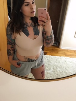 pussyconnoisseur6996:  Tatted Chubby Freak 😜