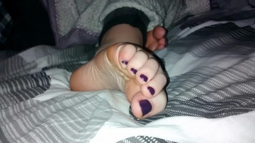 ashfeet: Beautiful toes :)