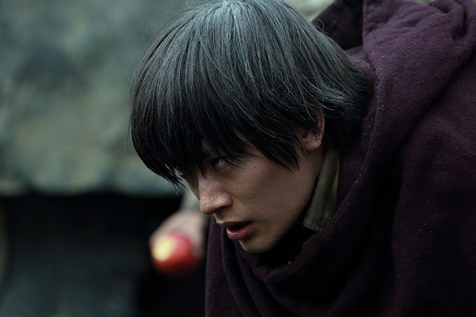 New screenshots from the Shingeki no Kyojin live action films!Part 1 / Part 2