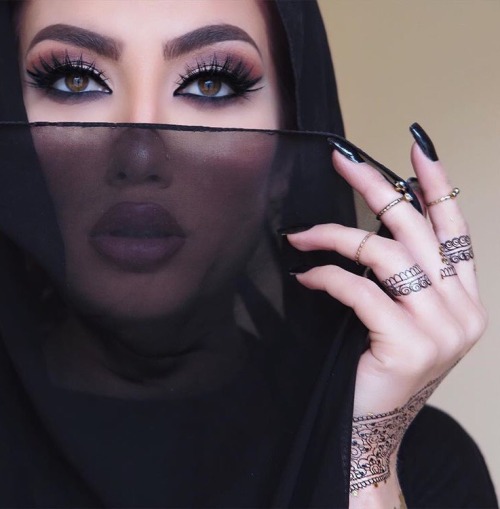 fashionplex: igxbaddies: @hellyluv F A S H I O N P L E X