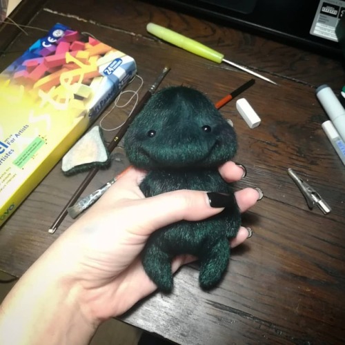 It is night, and I do not sleep, but I caught this little dark green cutie #wip #ooak #artdoll #sewi