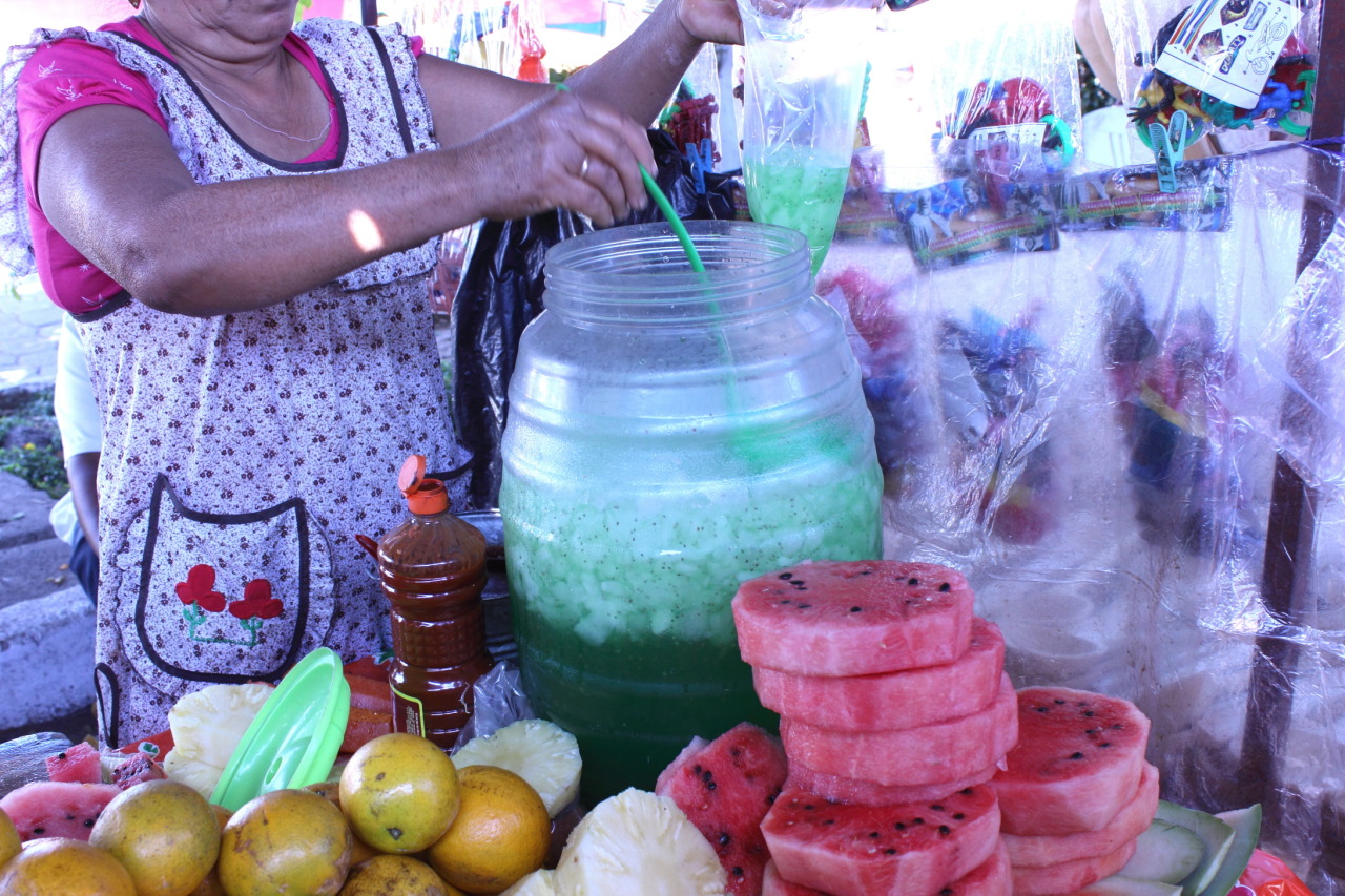 vivirenmexico:  Agua de Limon San Martin Totolan Michoacan 