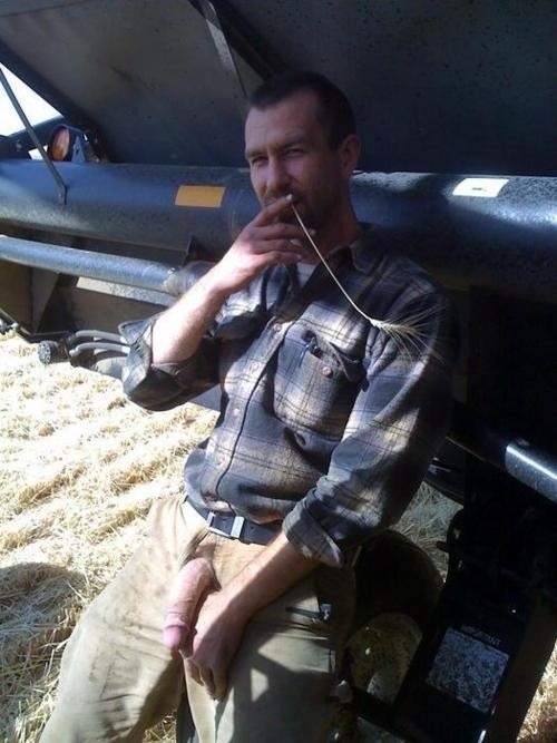 http://nudedriver.tumblr.com/post/100257317234