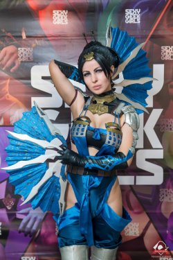 Kitana from MK X cosplay by Nemu013 