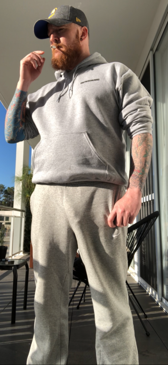 tonyhotpb: another reason why I like men in sweats