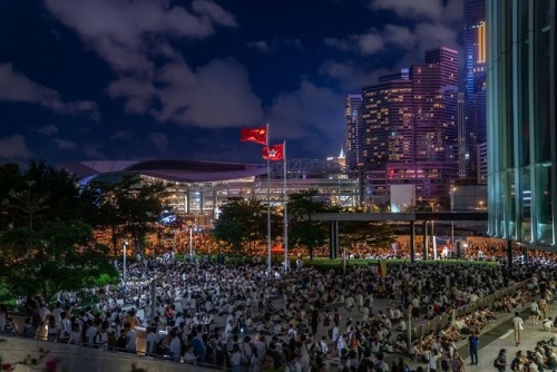 yuzuruspoohsan: [Source to Anthony Kwan to the photograph taken above] Right now, Hong Kongers 