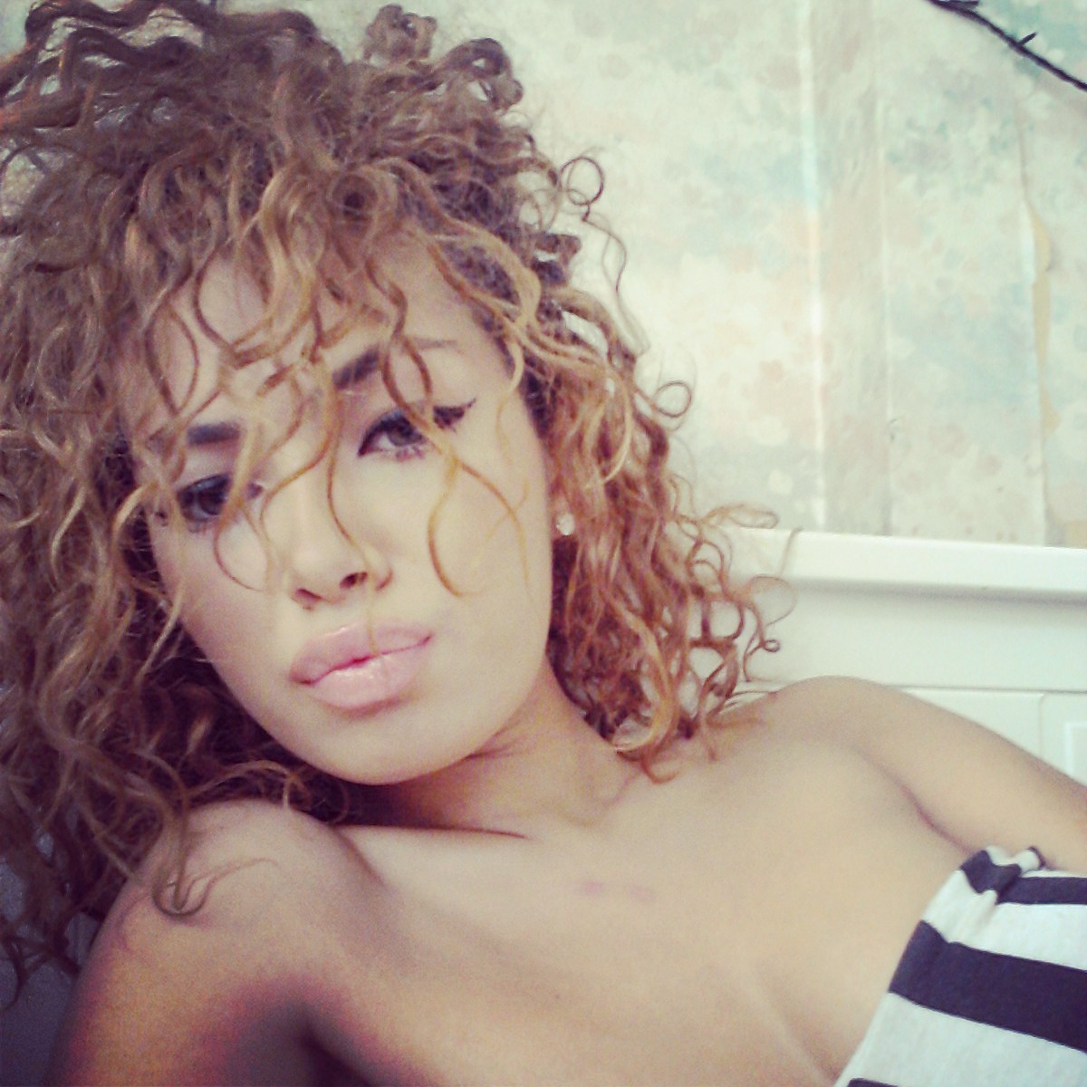 lipz-sofrench-ass-sospanish:  therealbaddies:  http://lovedelarosaa.tumblr.com  http://lipz-sofrench-ass-sospanish.tumblr.com/