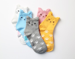 shoptokyodolls:  Cat Socks  