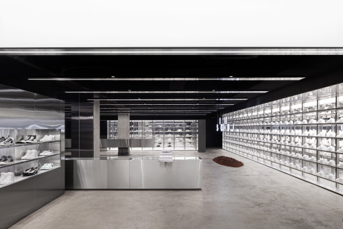 ”Soldout,” Musinsa Store, Seongdong-gu, Seoul, South Korea,WGNB Architects,Photographs: 