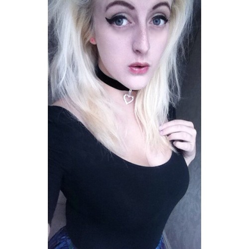 ends-at-the-nape:ends-at-the-nape:feelin sassythis is two hair colours ago now….. god