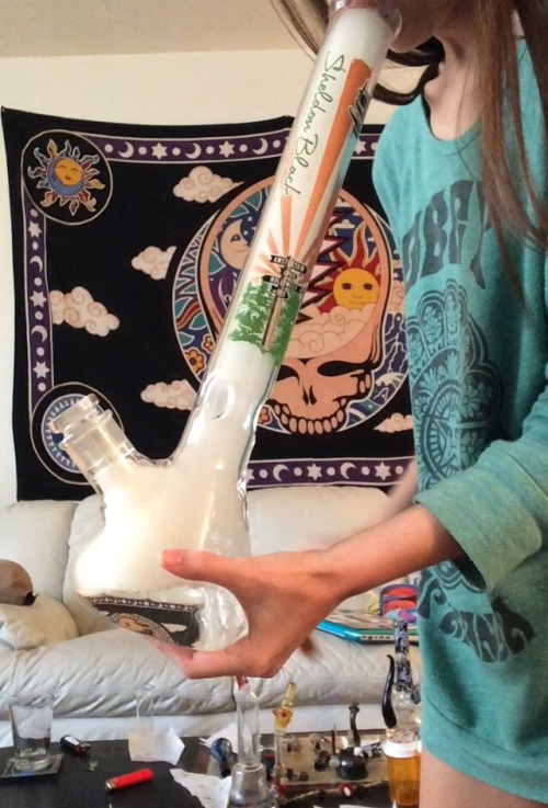smoke-thc-drop-lsd:  larnbey:  mainly posting this because I love the reflection in the bong 🌞⚡️🌜   that coffee table set up tho i see u larn