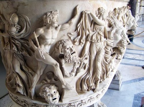 hellenismo:Marble sarcophagus depicting a cortege in honor of Dionysus including Maenads, Satyrs and