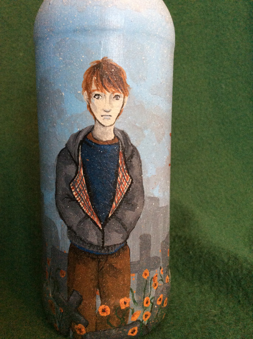 SHOP FEATURE: Hand Painted ‘In The Flesh’ BottleBy: TheLittlestPurpleCatThis hand painte