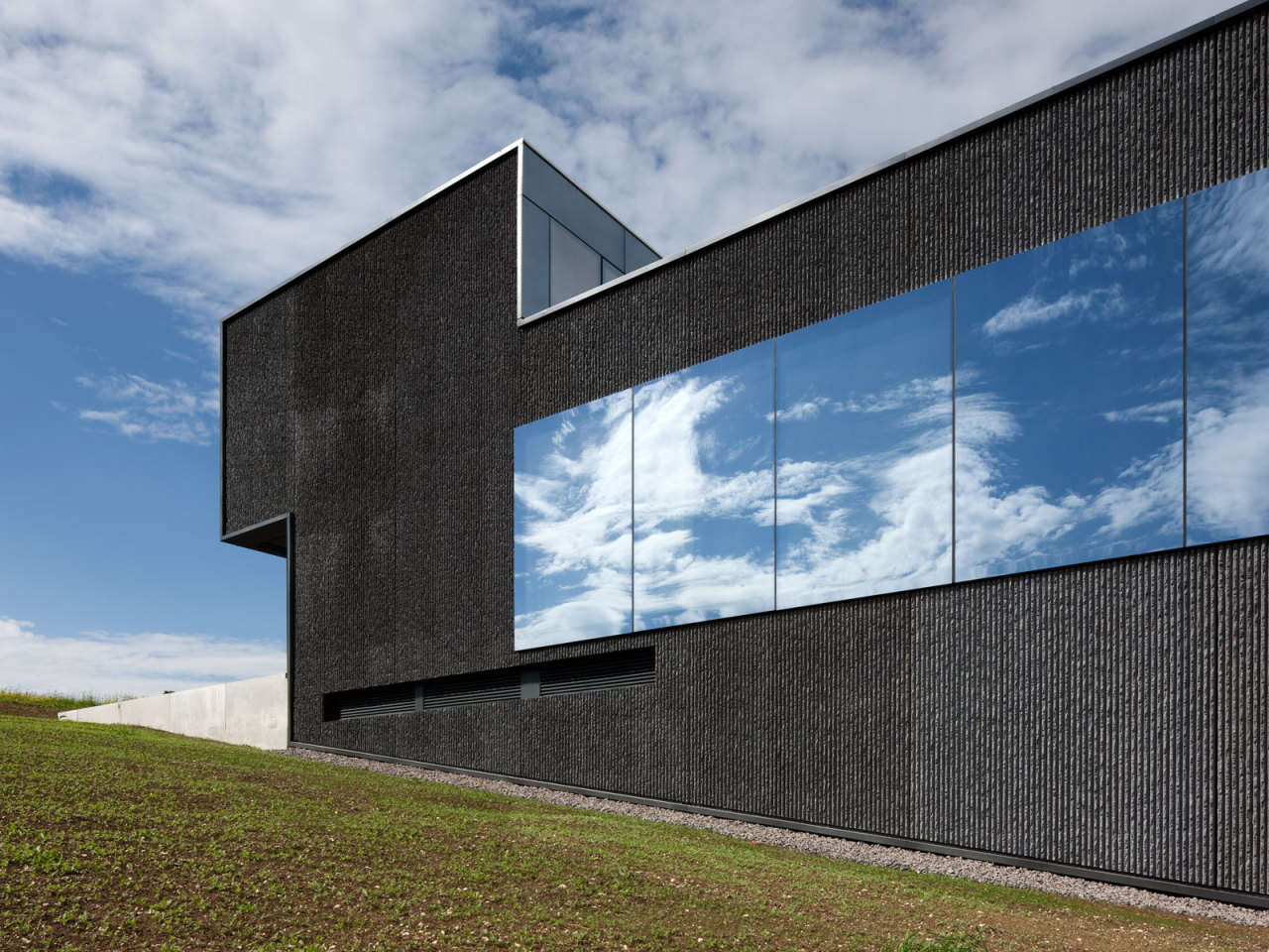 subtilitas:  Atelier Oï - Jaquet Droz production plant, Crêt-du-Locle 2010. Photos