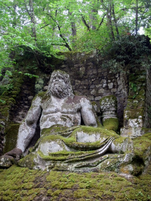 hideback: Sacred Grove of Bomarzo, Viterbo, Italy. Vicino (Prince of Orsini) and Pirro Ligorio, 1552