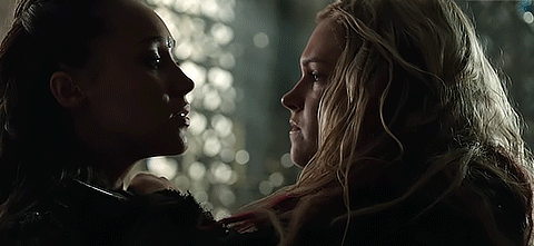 surviveuntildawn:  Holy shit the sexual tension (x)