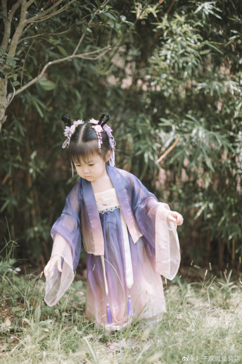 hanfugallery: Chinese hanfu for babies by 丸子汉服童装店