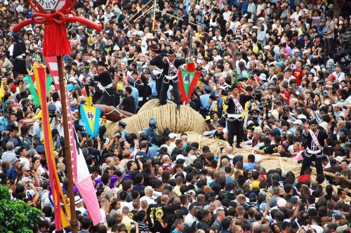 thatokinawalife:  it’s the Naha tug of war (: