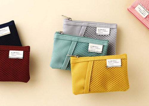 Stunning Mini PocketThese mesh pocket mini pouches are attractive option for personal belongings sto