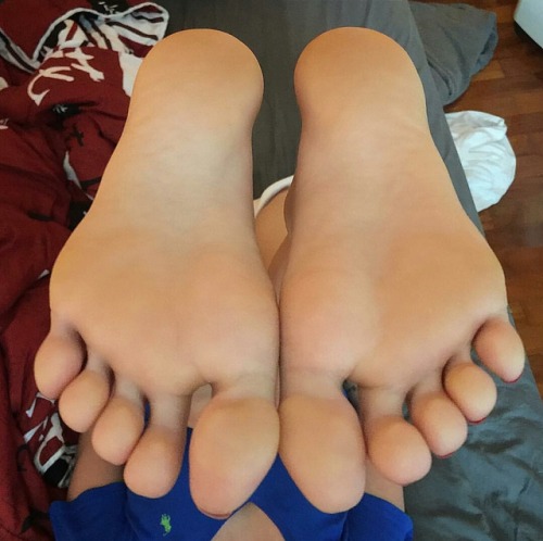 mynorg: Delicious @sofialuttfeet IG @sofialutt.fetish Alexa doesn’t want you to join this KILL