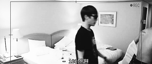 shytuan:  yongguk stripping.. and himchan touching ಥ_ಥ 