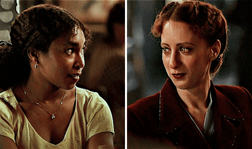 Interview With The Vampire Claudia & Madeleine Looking At Each Other