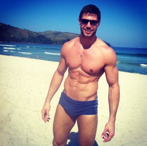 fuckyoustevenpena:  erotic-co: Jonas Sulzbach  He’s Naked! Big Brother Brasil stud Jonas Sulzbach