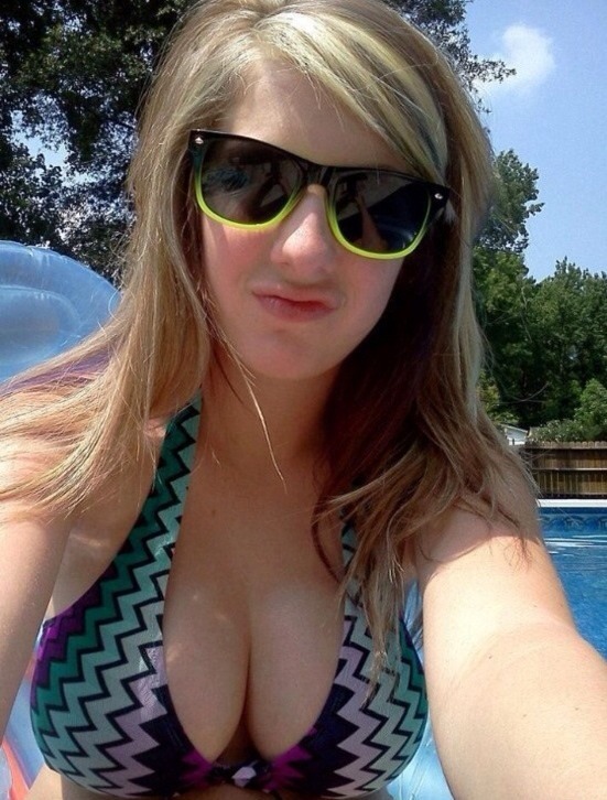 boobsandcleavage:Boobs &amp; Cleavage