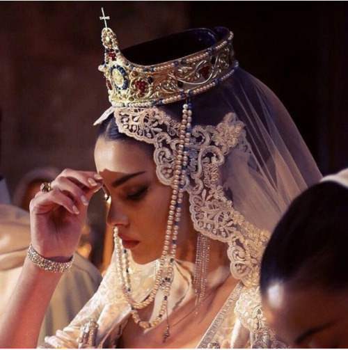 kindasuperficial:thisiscaucasian-blog:Armenian (or Georgian) bride.