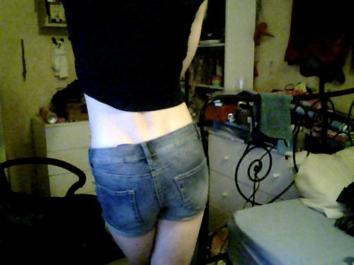New webcam scraps! Part 1. Big thanks to my friends for getting me riled up enough to show off my new booty shorts! <33
