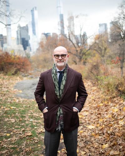 We see this deep burgundy as an alternative to the solid brown jacket. It pairs well with many of the same colors (pale blue, khaki, gold), while being a bit of an unexpected choice. It also works as a great holiday party jacket.
>
The basket weave...