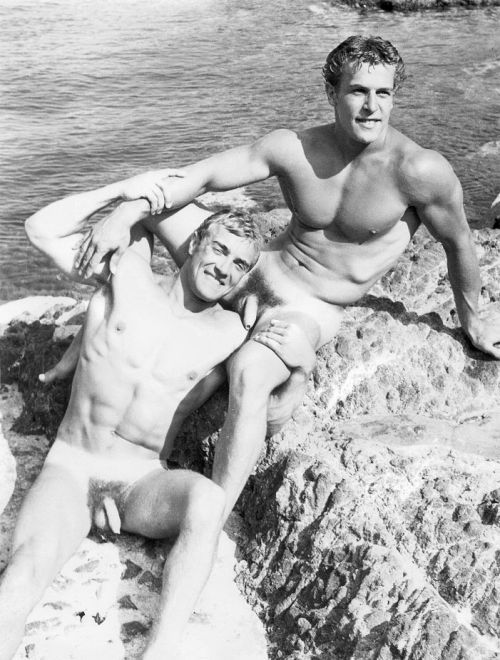 Hot vintage 1950s muscle studs. Love the way the one guy’s uncut cock is resting on the other cutie’